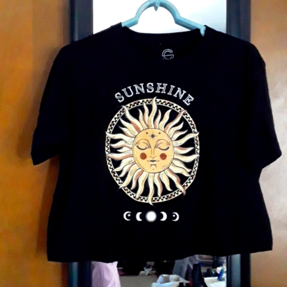 Sunshine celestial sun moon graphic cropped tee shirt top M